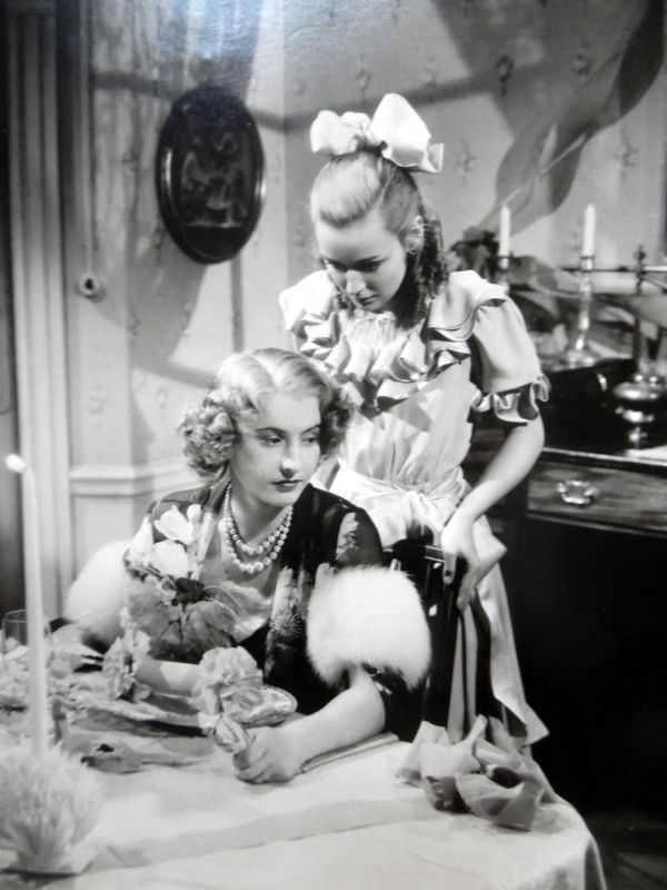 Barbara Stanwyck And Anne Shirley In &Amp;Quot;Stella Dallas, 1937&Amp;Quot;