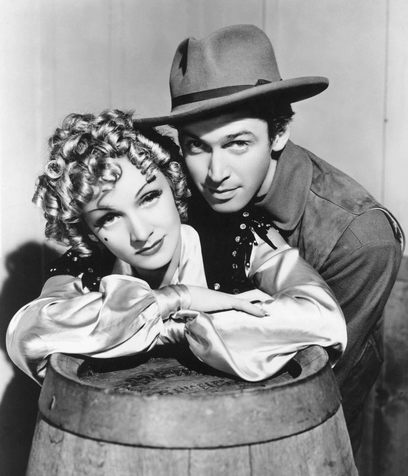Marlene Dietrich And James Stewart On The Set Of Destry Rides Again (Femme Ou Demon) Directed By George Marshall.
