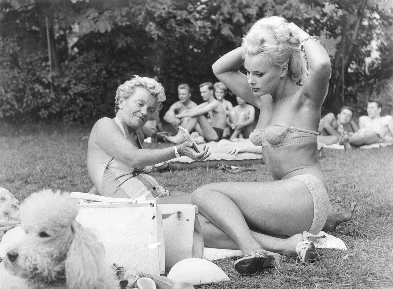 Elke Sommer With Her Mother In Berlin, 1960