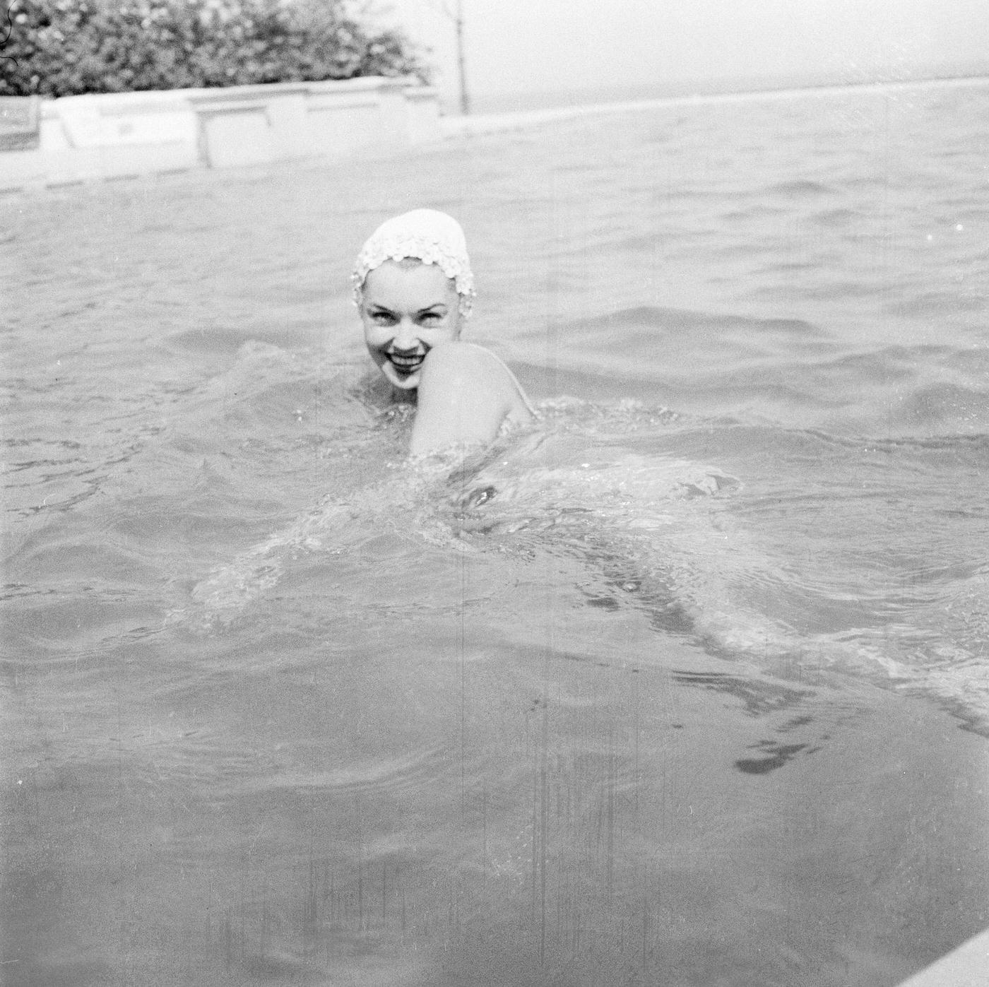 Esther Williams Swimming