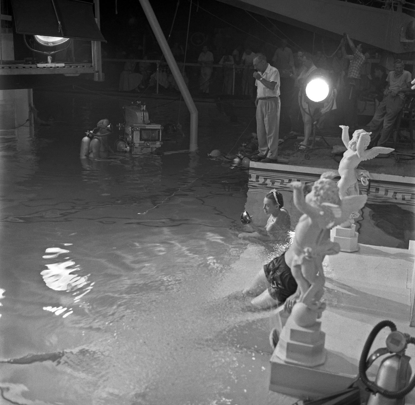 Esther Williams On The Set Of Jupiter'S Darling Filmed In The Pool Specially Construced For Her In Stage 30 On The Mgm Lot In 1955 In Culver City, California.