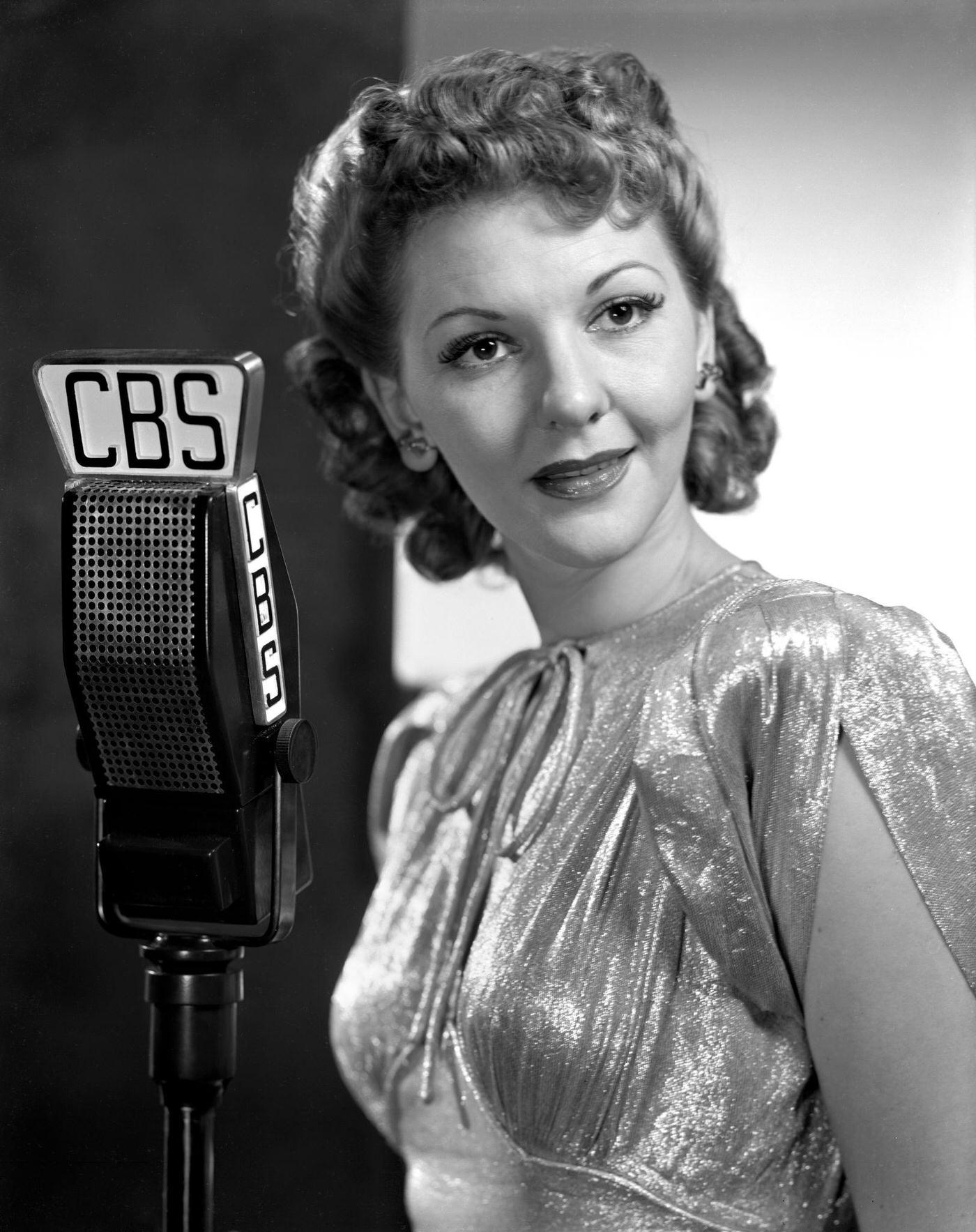 Mary Martin In 1939, She Sang Regularly On The Tuesday Night Party, A Cbs Radio Music And Variety Program.