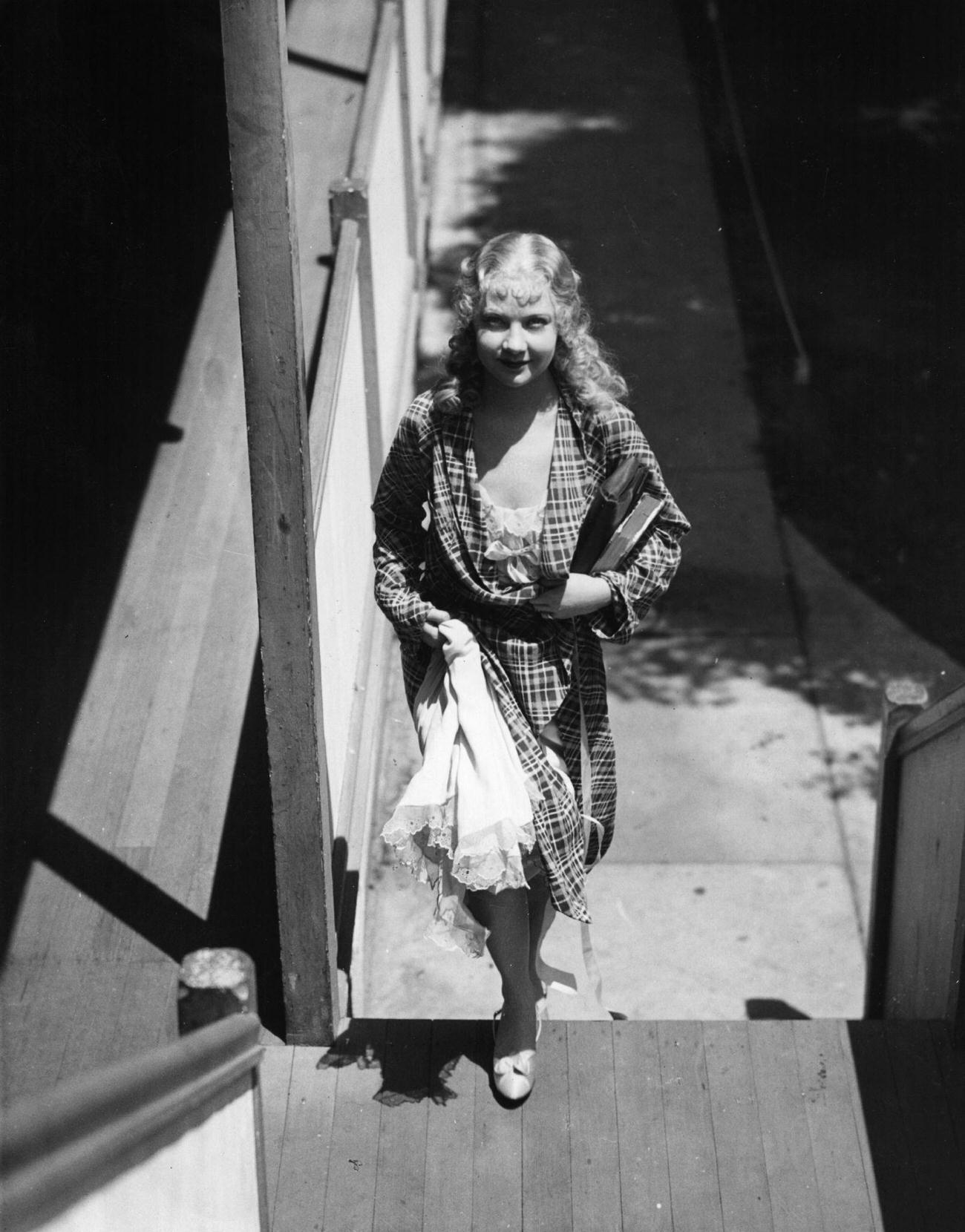 Una Merkel Returns To Her Dressing Room Whilst Filming 'The Merry Widow',