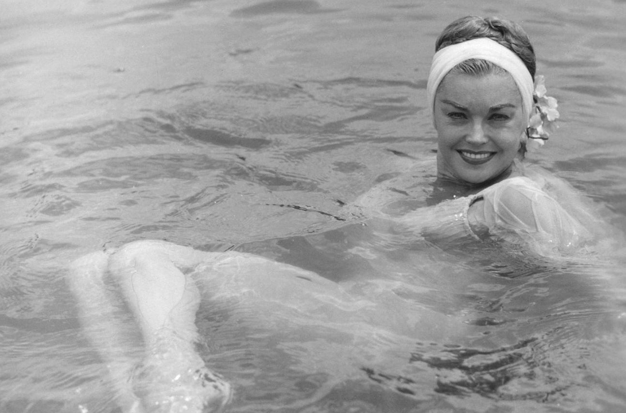 Esther Williams Swimming