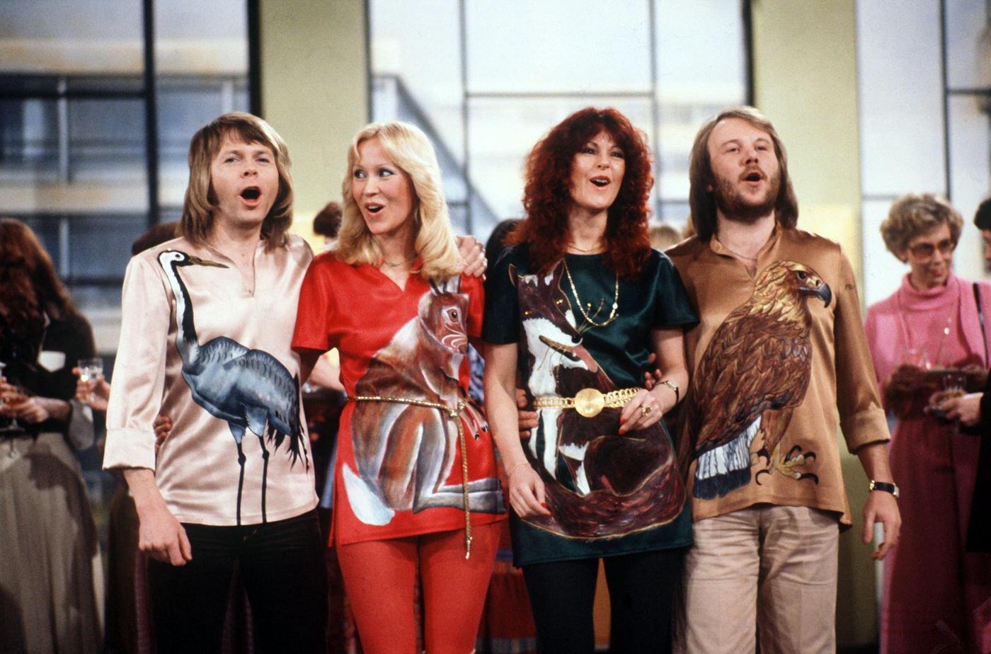 Björn Ulvaeus, Agnetha Fältskog, Anni-Frid Lyngstad And Benny Andersson During A Performance On The German Tv Show &Amp;Quot;Amlaufen Band&Amp;Quot; In February 1978.