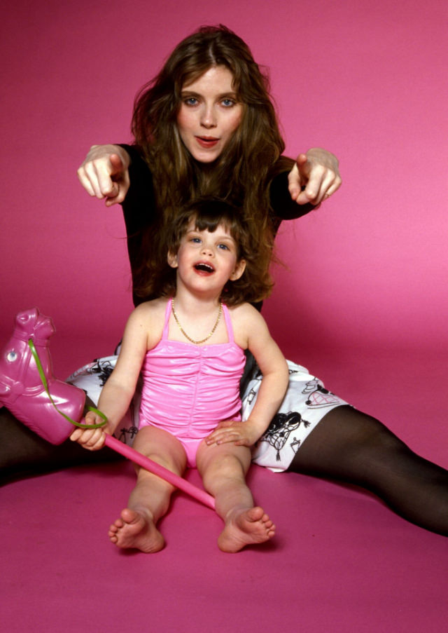 Beautiful Photos Of Bebe Buell With Her 3-Year-Old Daughter Liv Tyler, 1980
