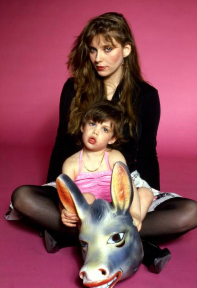Beautiful Photos Of Bebe Buell With Her 3-Year-Old Daughter Liv Tyler, 1980