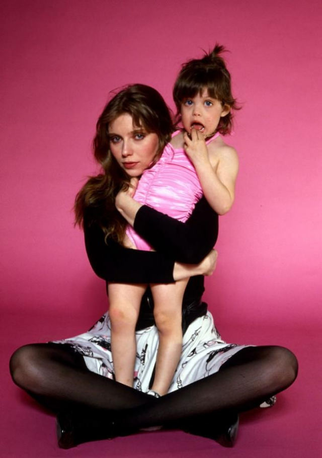 Beautiful Photos Of Bebe Buell With Her 3-Year-Old Daughter Liv Tyler, 1980