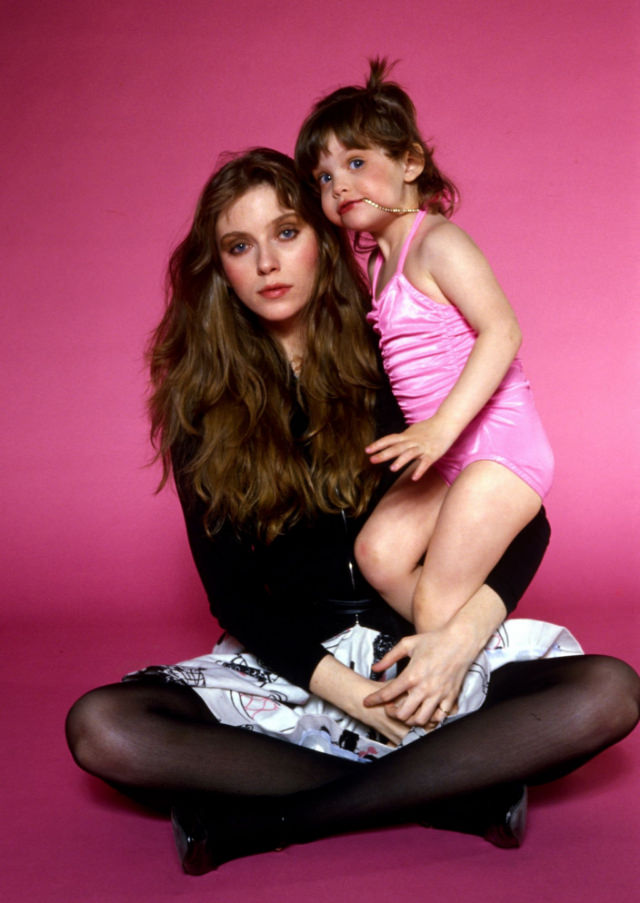 Beautiful Photos Of Bebe Buell With Her 3-Year-Old Daughter Liv Tyler, 1980