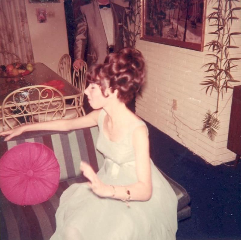 The Rise And Fall Of The Beehive Hairdo: A Fascinating Look At The Iconic 1960S Hairstyle