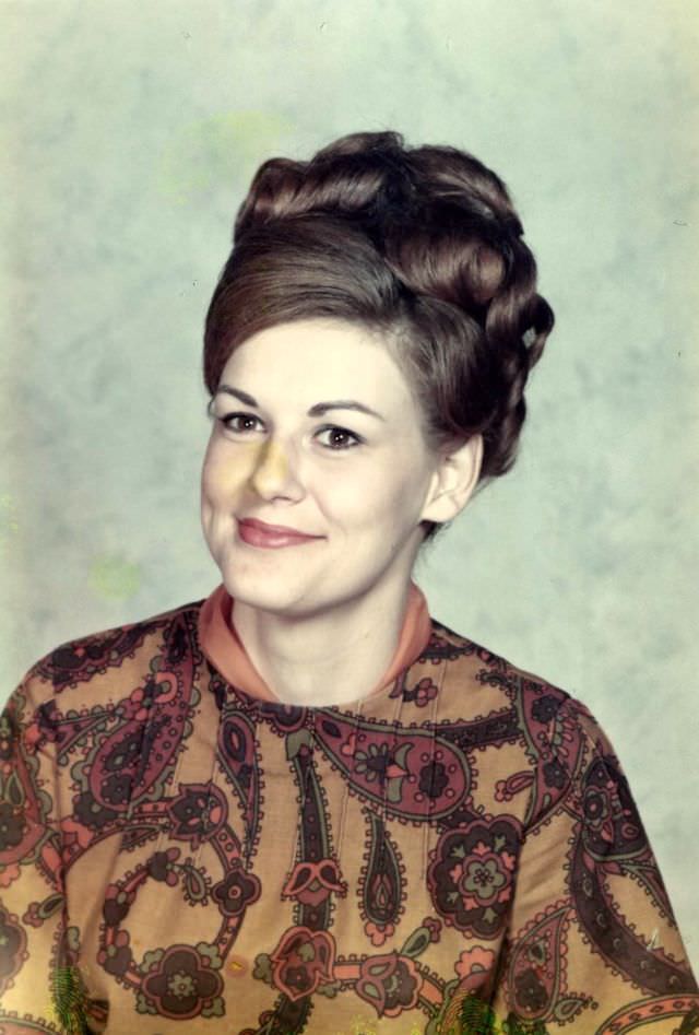 The Rise And Fall Of The Beehive Hairdo: A Fascinating Look At The Iconic 1960S Hairstyle