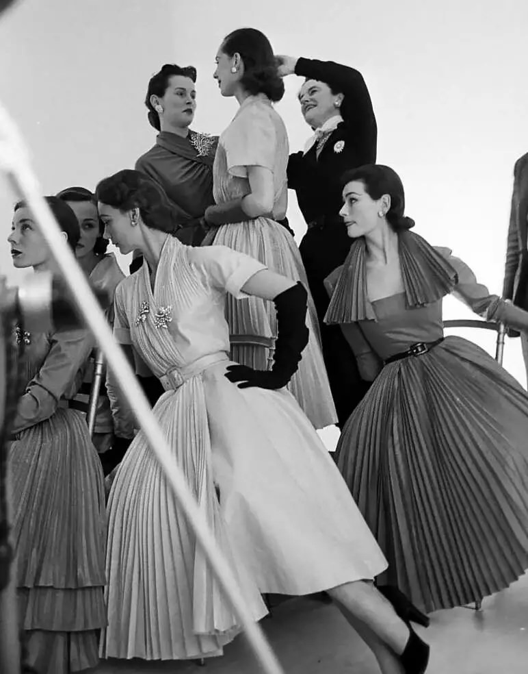 Bettina Graziani Iwth Gigi And Ivy Nicholson All Wearing Givenchy, 1952