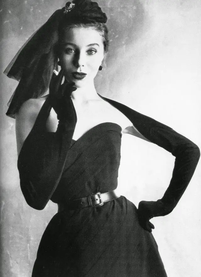 Bettina In Strapless Belted Dress Of Tucked Silk Crepe By Dior With Bretelle Gloves Buttoning At The Back, 1950