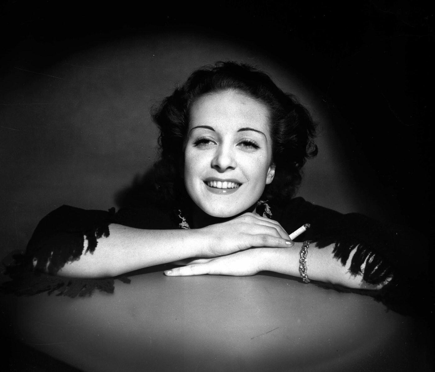 Danielle Darrieux, 1935