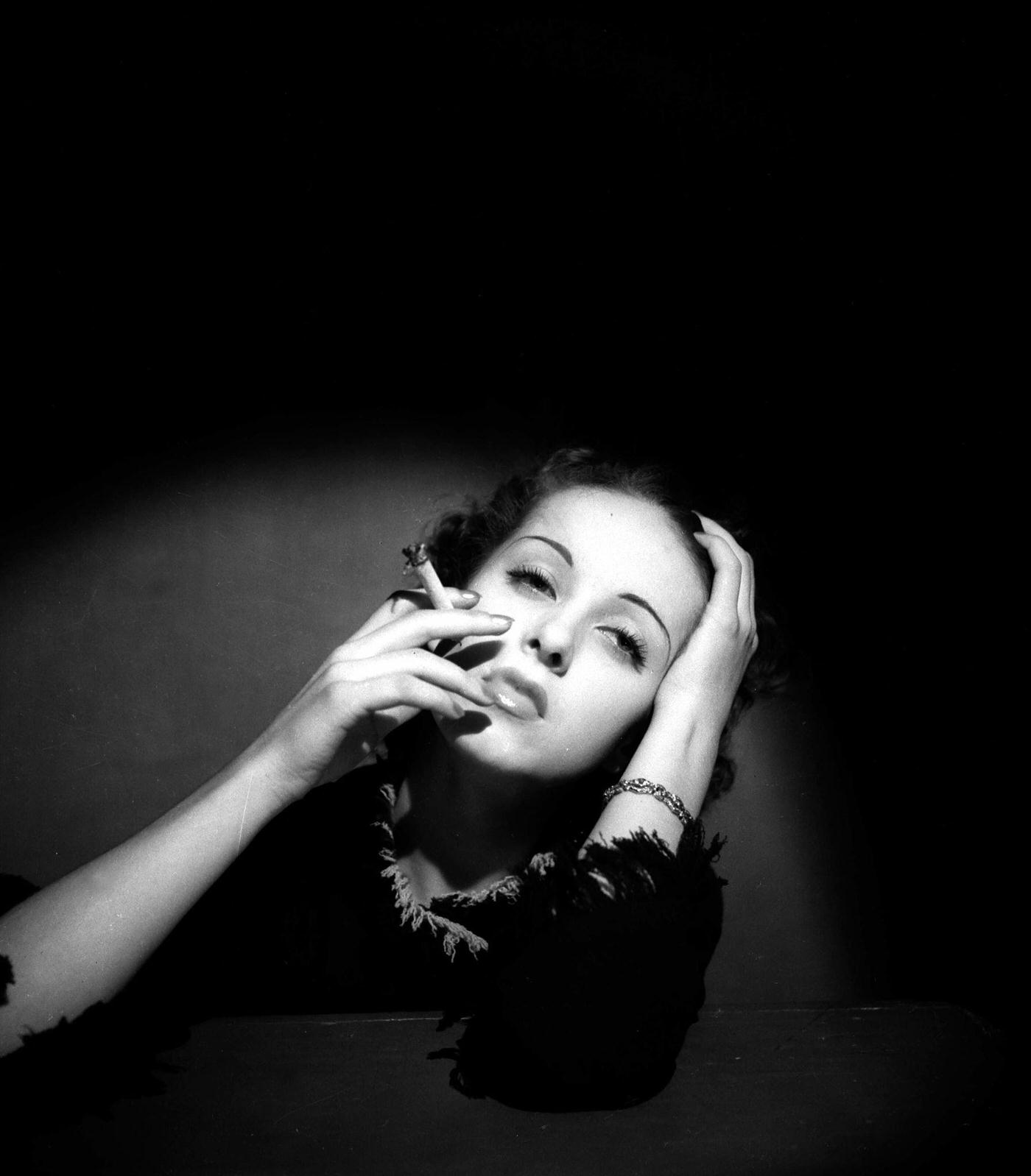 Danielle Darrieux, 1935