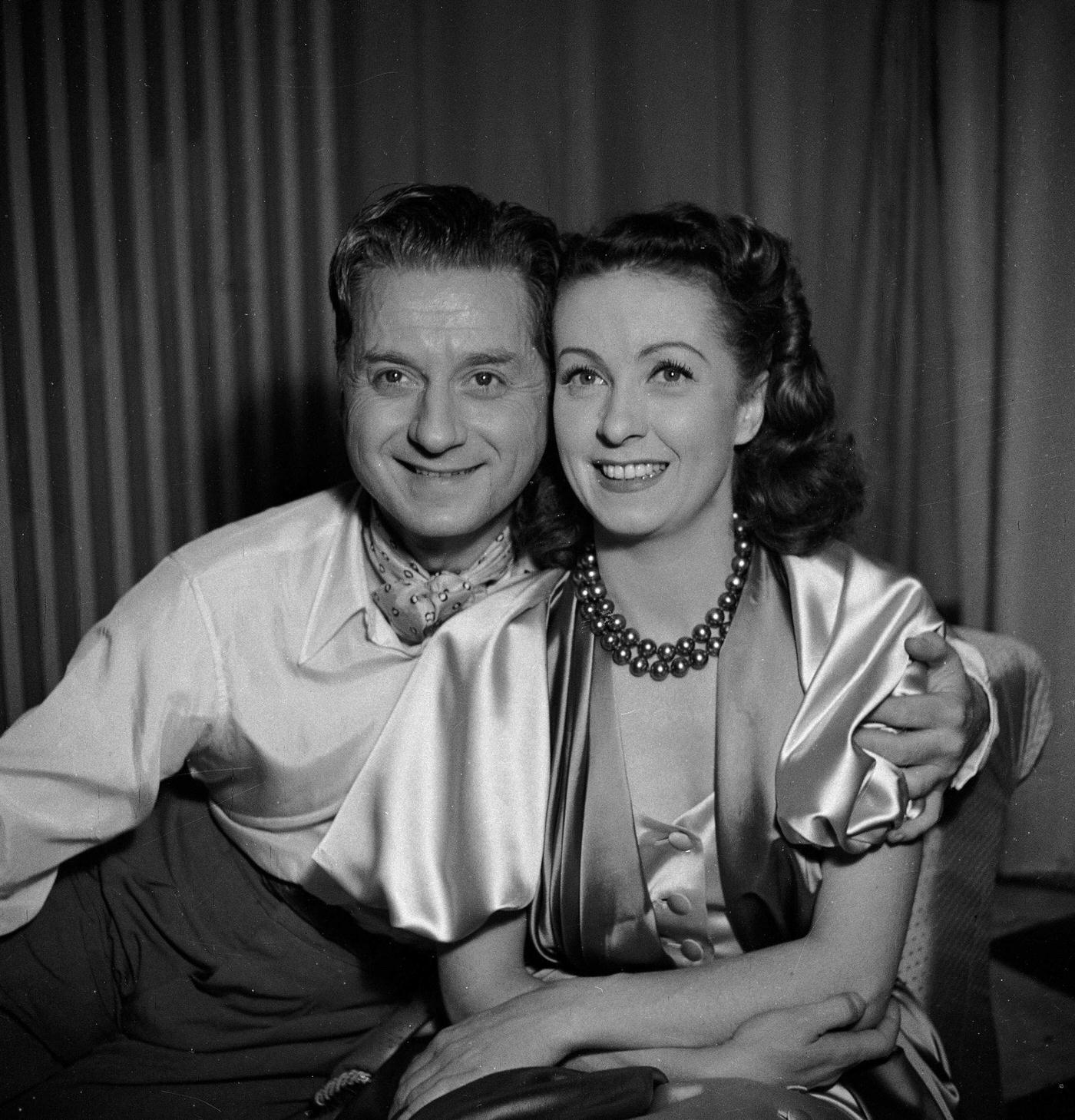 Danielle Darrieux And Claude Dauphin In &Amp;Quot;L'Amour Vient En Jouant&Amp;Quot;.