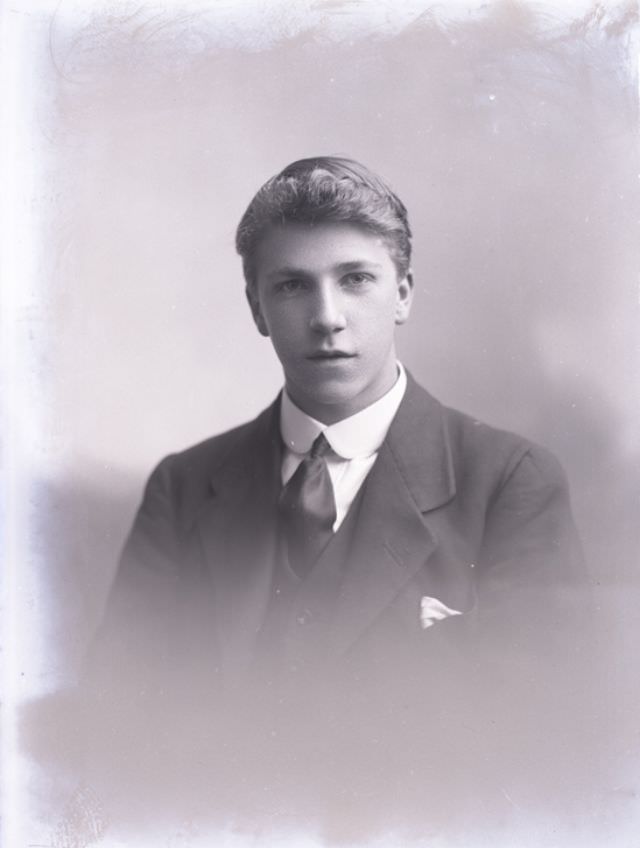 The Dapper Edwardians: A Look At The Fashionable Boys And Men Of The Early 20Th Century