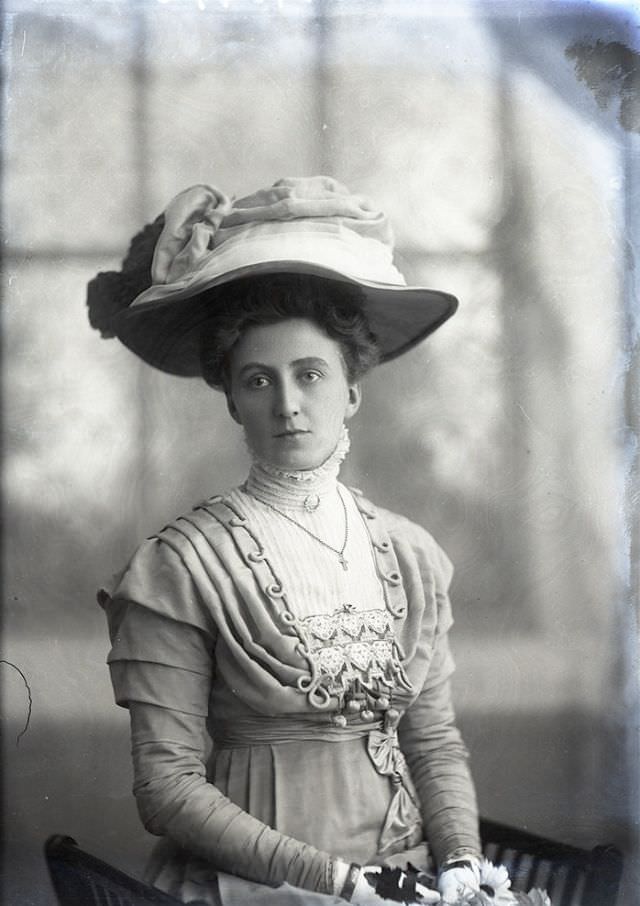 Miss Rowe, November 16, 1908