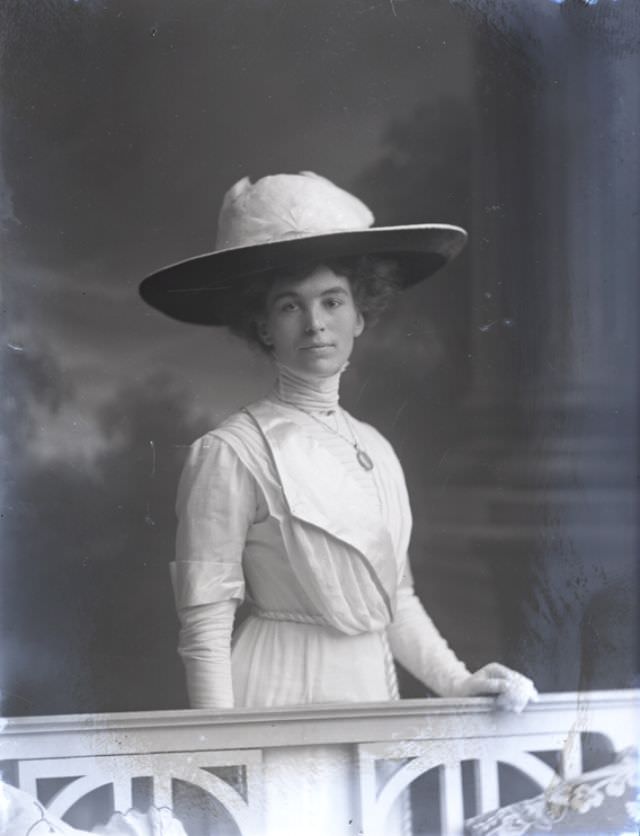 Miss Benns, December 8, 1911Miss Garnett, September 21, 1911