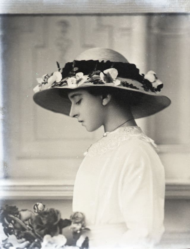 Miss Mcdougald, December 4, 1912