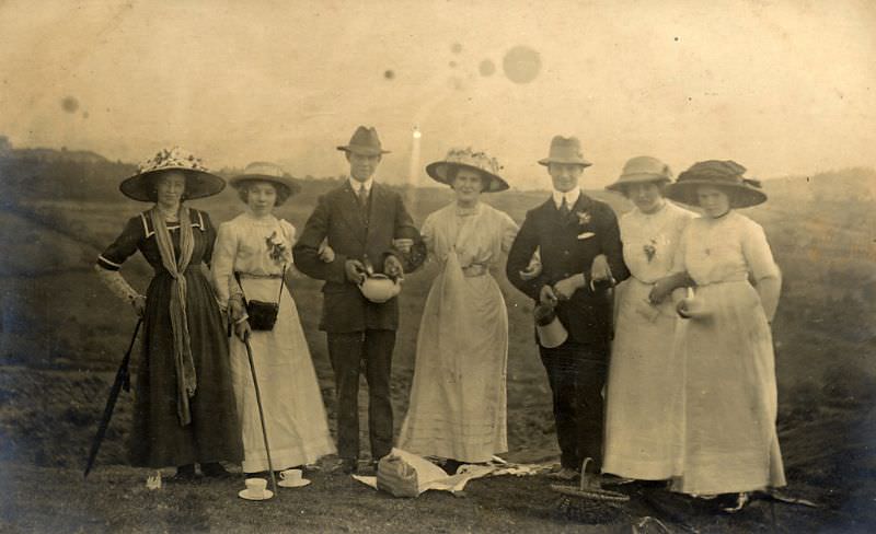 The Crowning Glory: The Extravagant Hat Fashion Of The Edwardian Era'S Women