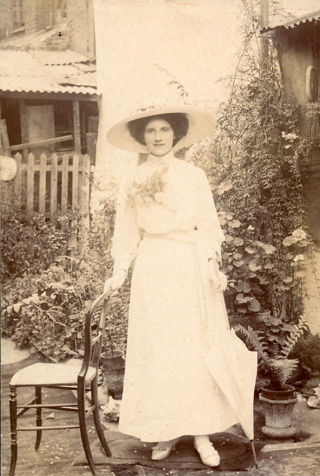 The Crowning Glory: The Extravagant Hat Fashion Of The Edwardian Era'S Women