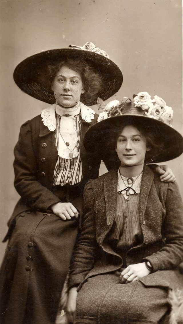 The Crowning Glory: The Extravagant Hat Fashion Of The Edwardian Era'S Women
