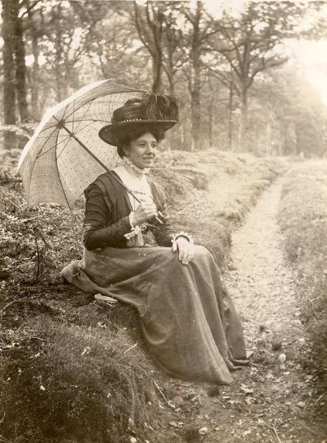 The Crowning Glory: The Extravagant Hat Fashion Of The Edwardian Era'S Women