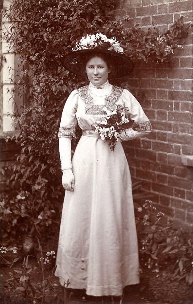 The Crowning Glory: The Extravagant Hat Fashion Of The Edwardian Era'S Women