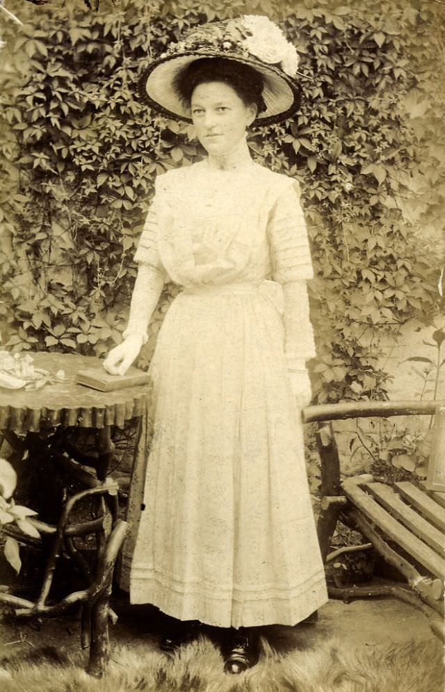 The Crowning Glory: The Extravagant Hat Fashion Of The Edwardian Era'S Women