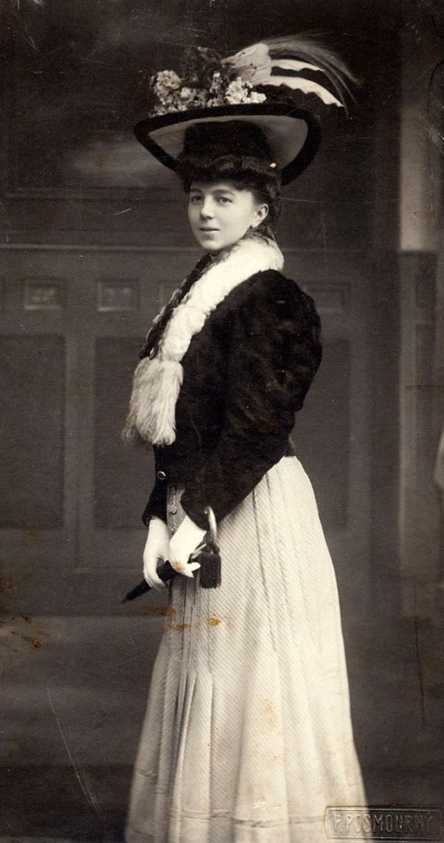 The Crowning Glory: The Extravagant Hat Fashion Of The Edwardian Era'S Women