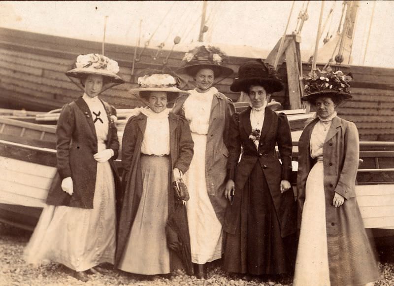 The Crowning Glory: The Extravagant Hat Fashion Of The Edwardian Era'S Women