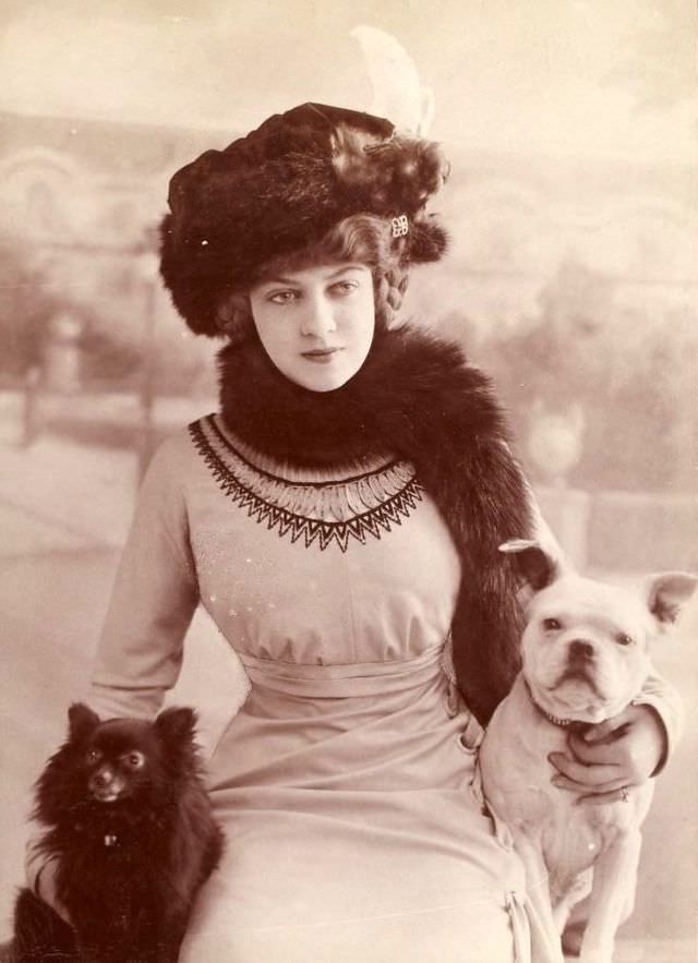 The Crowning Glory: The Extravagant Hat Fashion Of The Edwardian Era'S Women