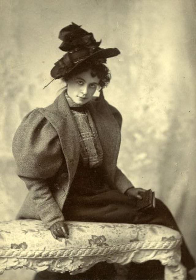 The Crowning Glory: The Extravagant Hat Fashion Of The Edwardian Era'S Women