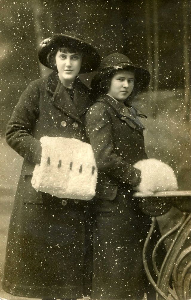The Crowning Glory: The Extravagant Hat Fashion Of The Edwardian Era'S Women
