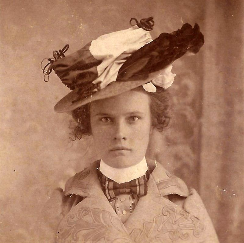 The Crowning Glory: The Extravagant Hat Fashion Of The Edwardian Era'S Women