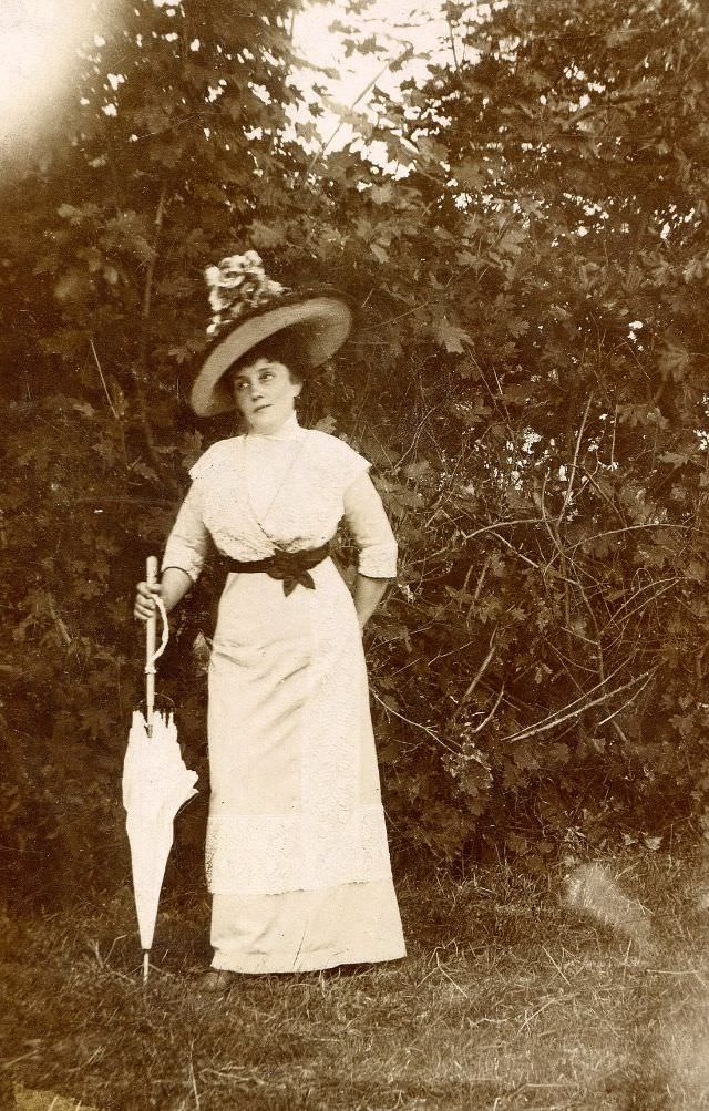 The Crowning Glory: The Extravagant Hat Fashion Of The Edwardian Era'S Women