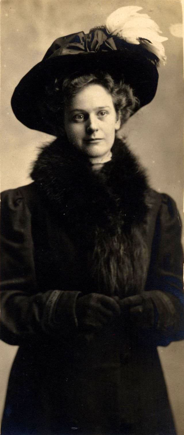 The Crowning Glory: The Extravagant Hat Fashion Of The Edwardian Era'S Women