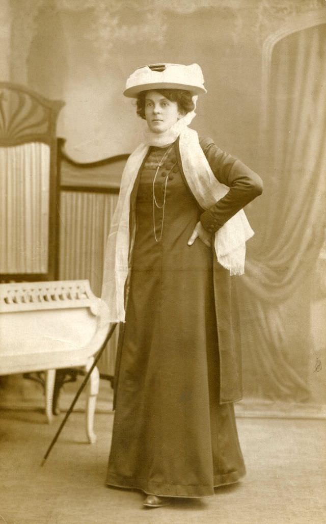 The Crowning Glory: The Extravagant Hat Fashion Of The Edwardian Era'S Women