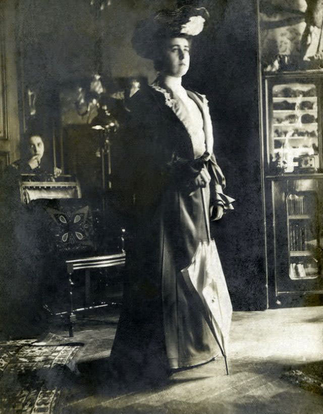The Crowning Glory: The Extravagant Hat Fashion Of The Edwardian Era'S Women