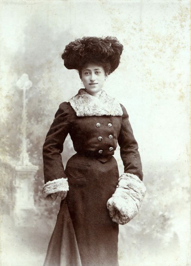The Crowning Glory: The Extravagant Hat Fashion Of The Edwardian Era'S Women