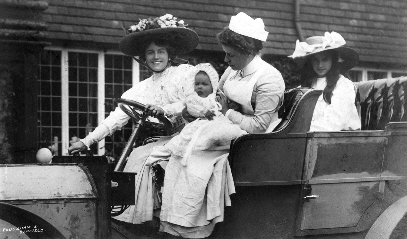 Ellaline Terriss, British Actress, With Her Daughter And Baby, 1906.