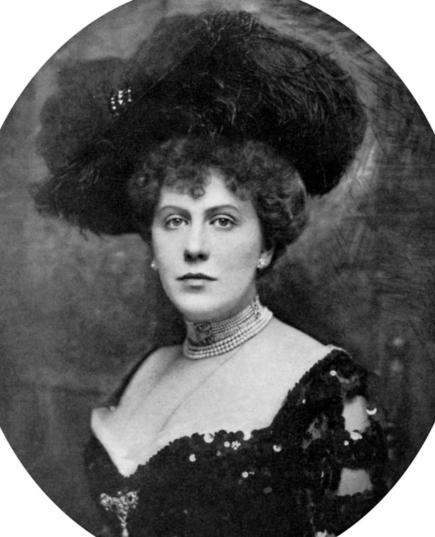 Alice Keppel, English Socialite, 1906. Alice Keppel (1868-1947) Was The Most Famous Mistress Of King Edward Vii.