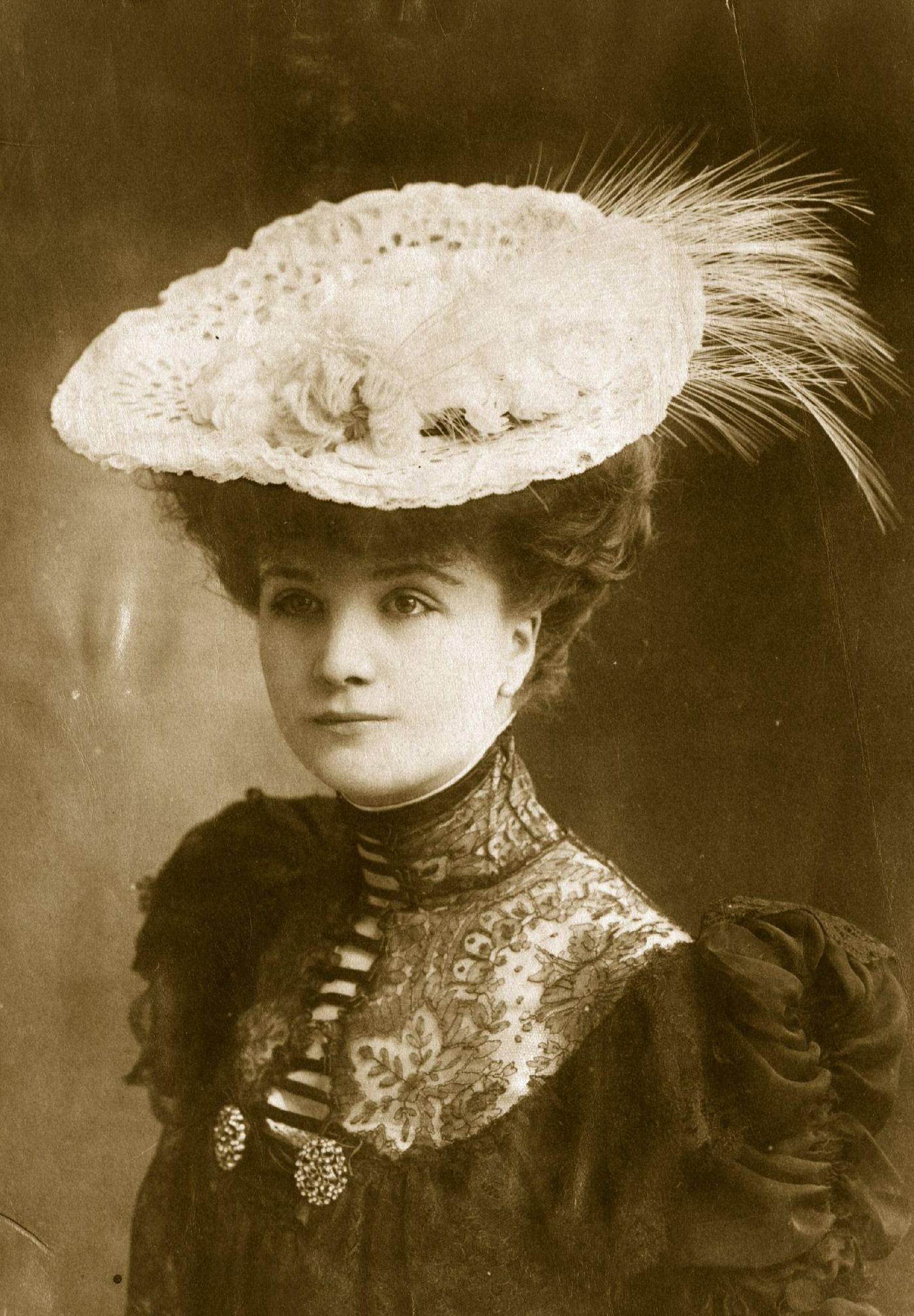 An Edwardian White Lace Hat With Feather Trimming, 1905