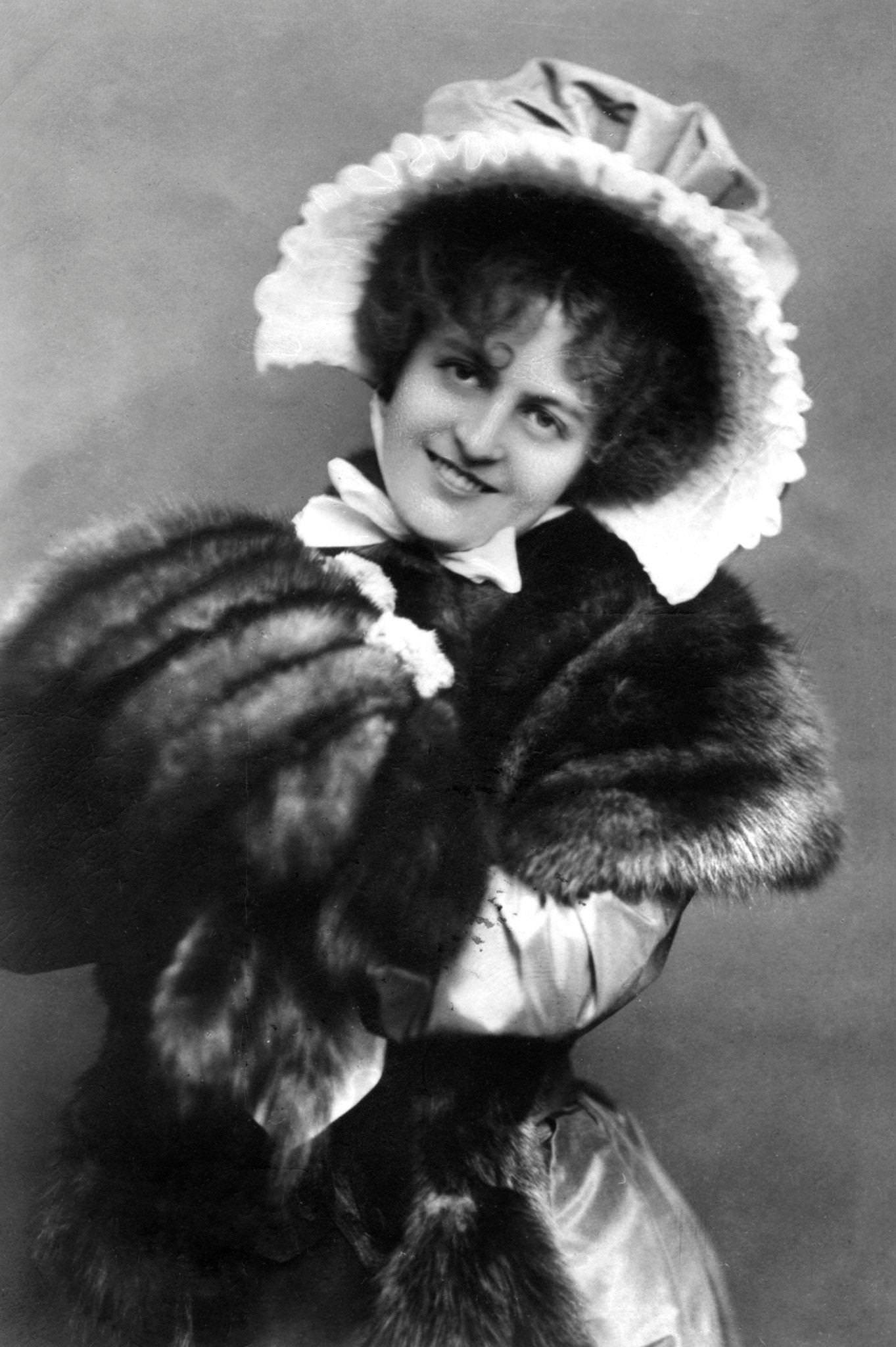 Marie Studholme In A Hat