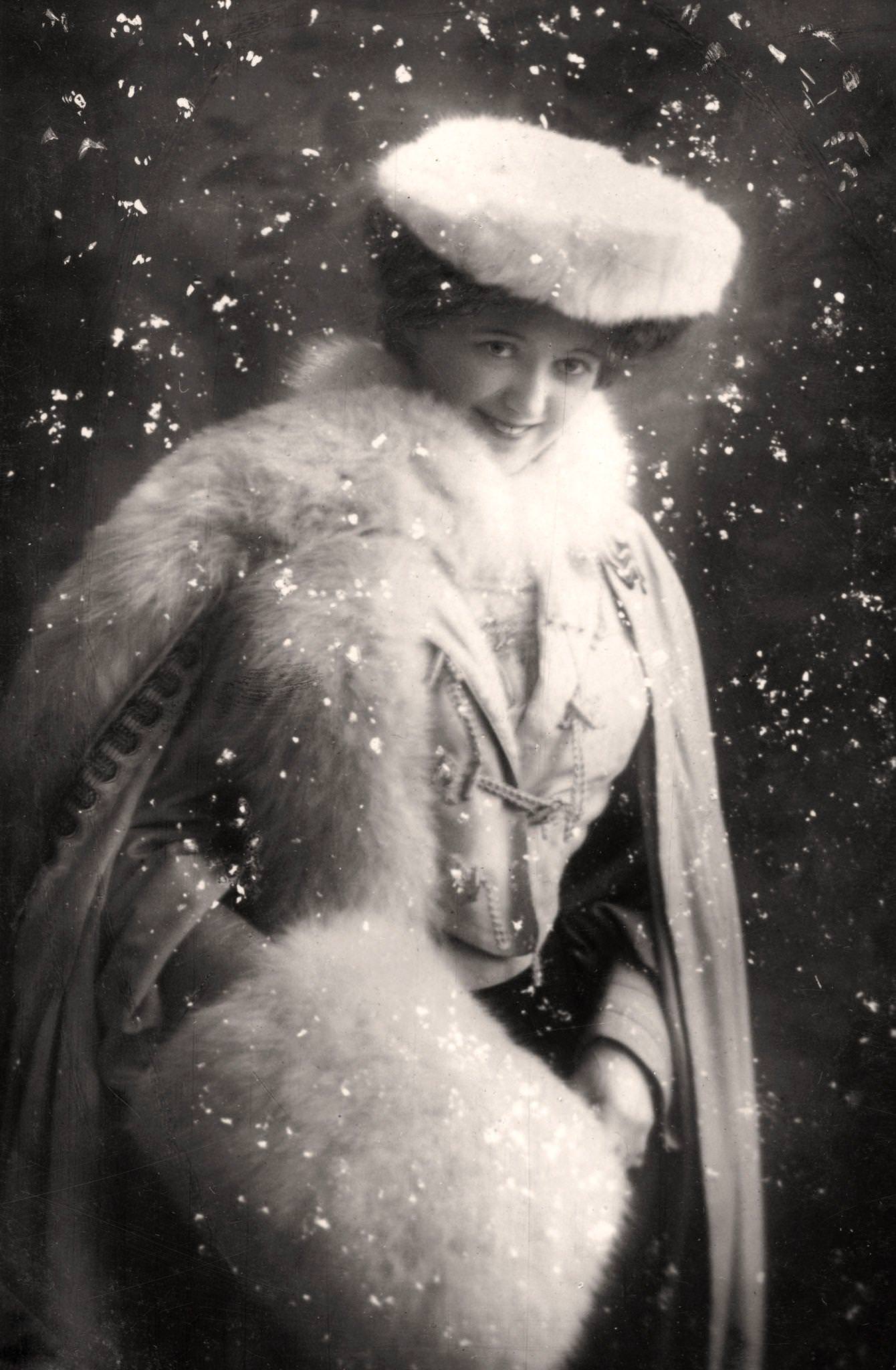 Denise Orme Music Hall Singer, 1900S