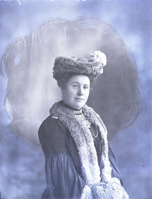 Mrs Courtenay Lewis, December 7, 1905
