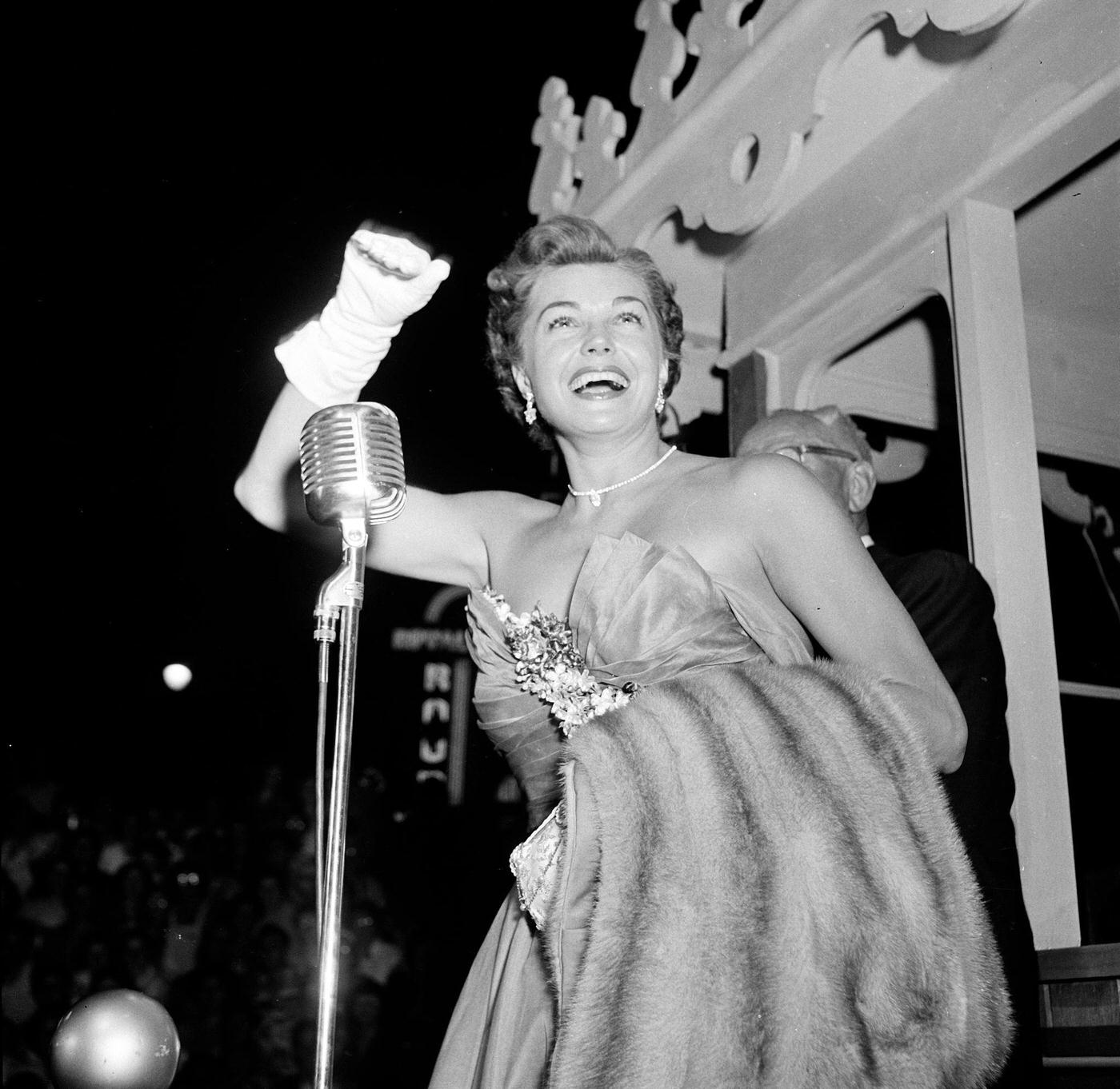 Esther Williams Attends The Mgm Premiere Of &Amp;Quot;Showboat&Amp;Quot; In Los Angeles, 1951