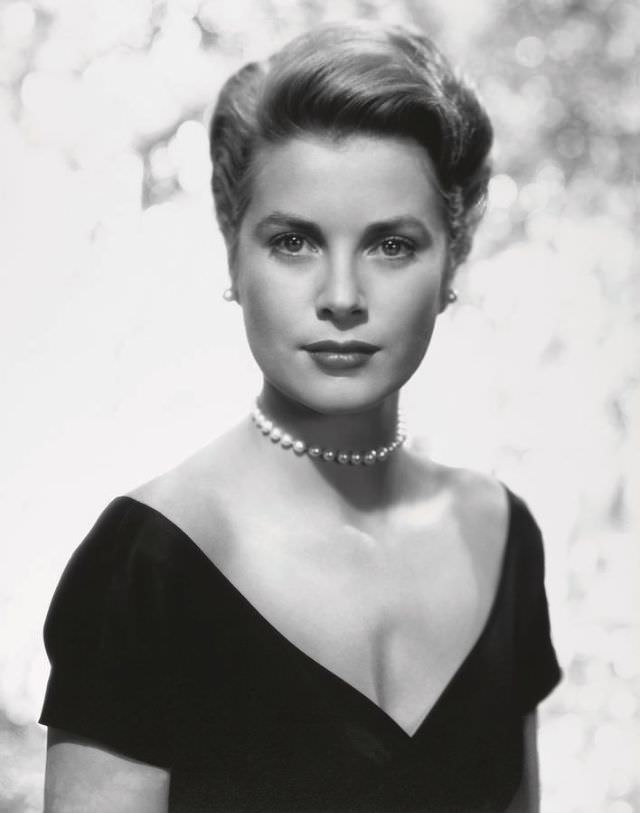 The Timeless Grace Of Grace Kelly: Her Star-Making Performance In Rear Window