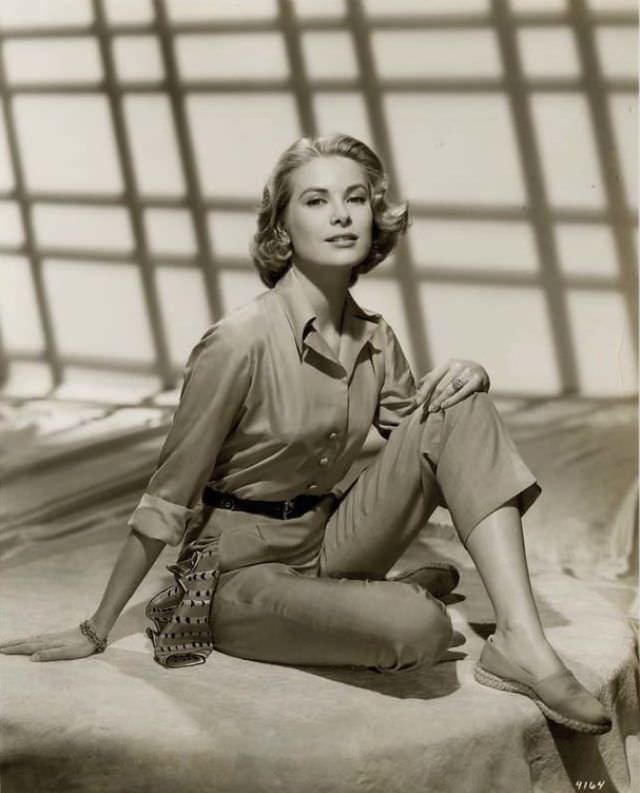 The Timeless Grace of Grace Kelly: Her Star-Making Performance in Rear ...